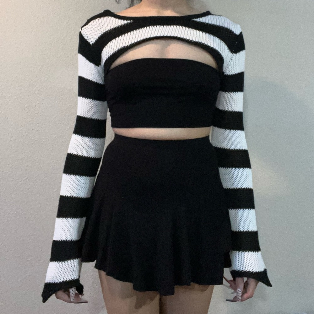 Black & White Striped Shruggie